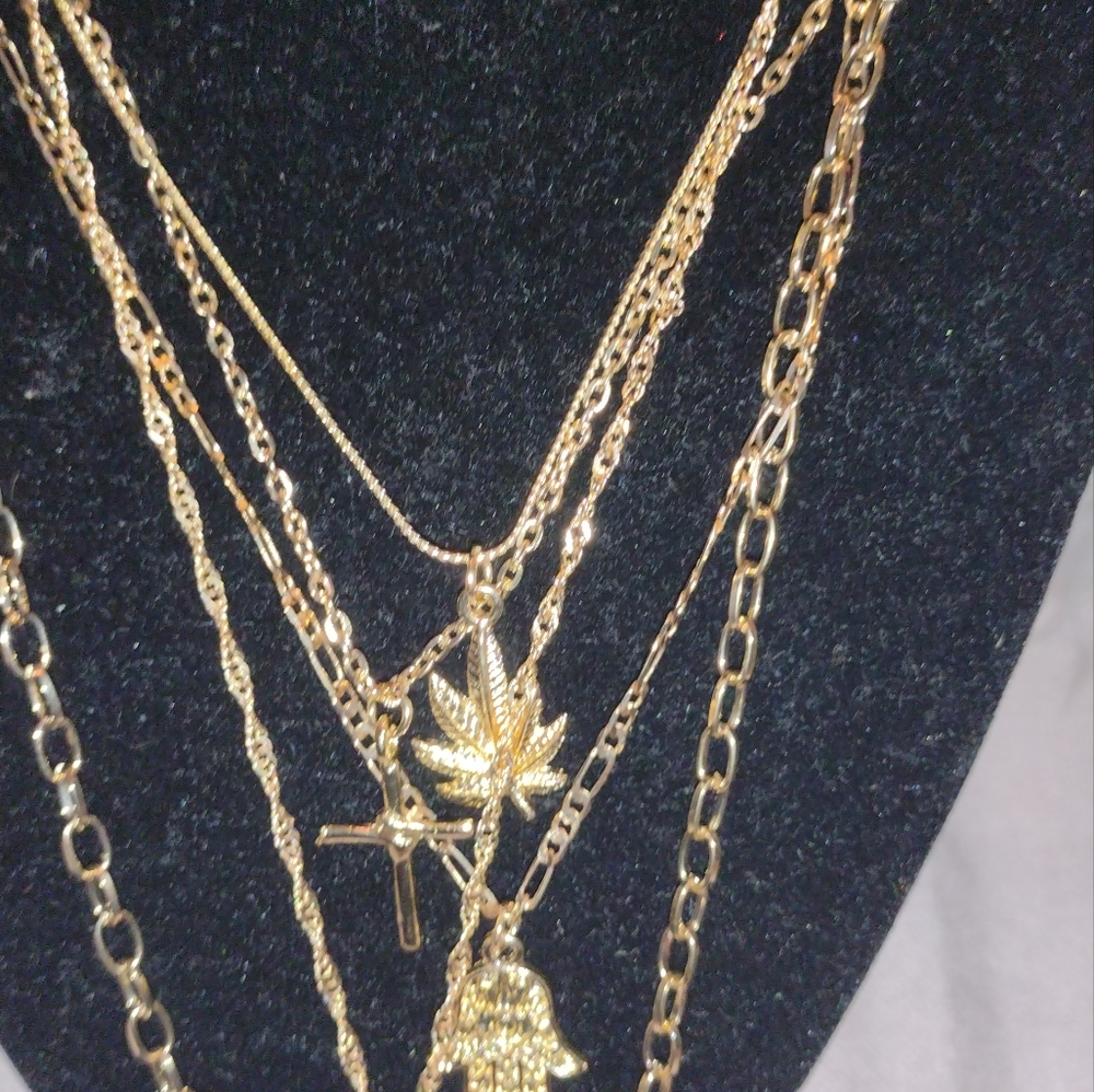 NWOT 5 piece necklaces - Picture 7 of 7